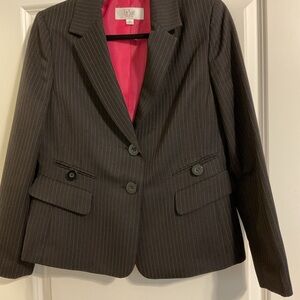 Le Suit Black and Pink Blazer with Notched Lapels